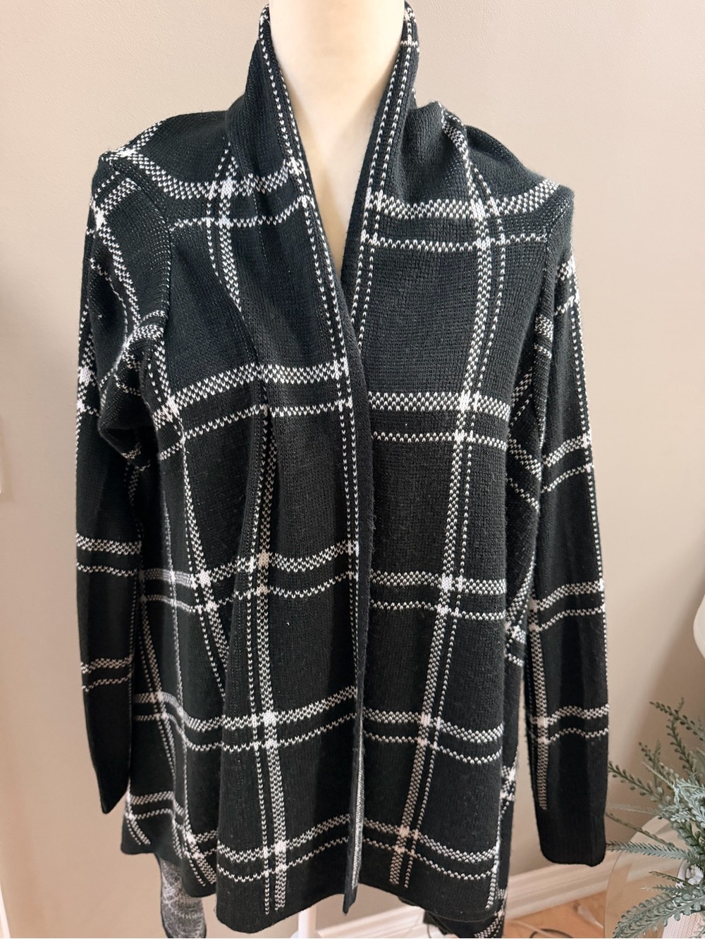 Merona Black & White Plaid Open Front Cardigan - L